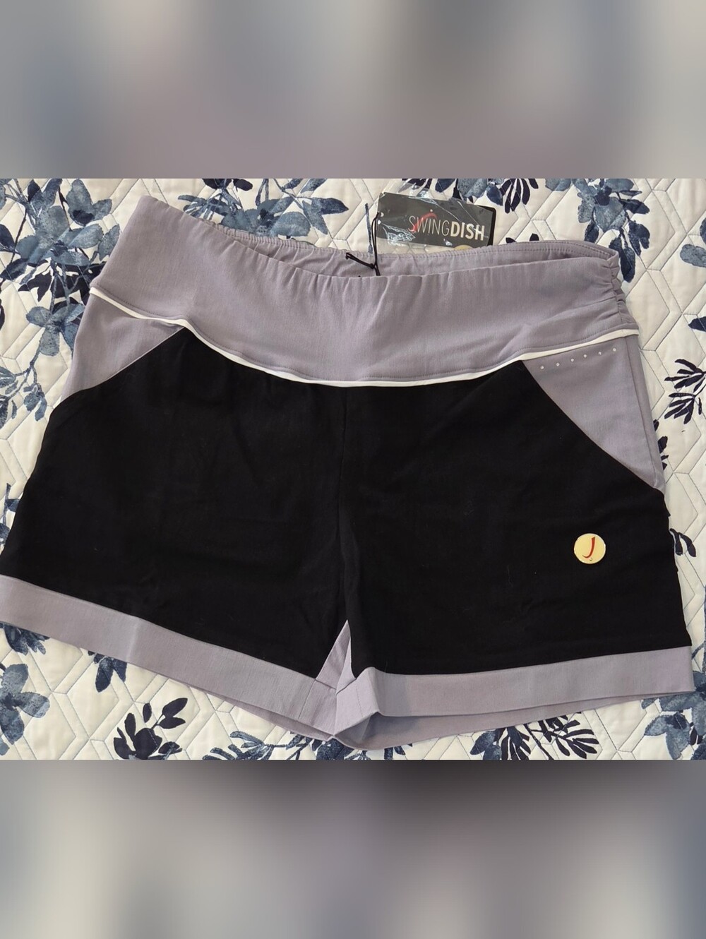 NWT SwingDish Women's Golf Shorts Gray Black Colorblock Stretch Size Large